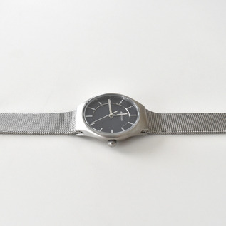BERING Classic レディース腕時計(NAVY) BERING Classic レディース腕時計(NAVY)