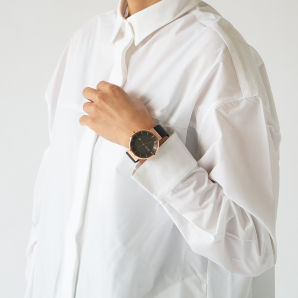 BERING Solar メンズ腕時計(ROSE GOLD BLACK、参考に女性が着用していますが、男性向けです)
