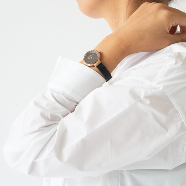 BERING Solar レディース腕時計(BLACK ROSEGOLD)