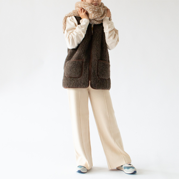 ニットマフラー　LRE(CAMEL WHITE、身長160cm)