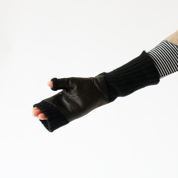 カシミヤニット×レザーフィンガーレスグローブ BLACK カシミヤニット×レザーフィンガーレスグローブ BLACK