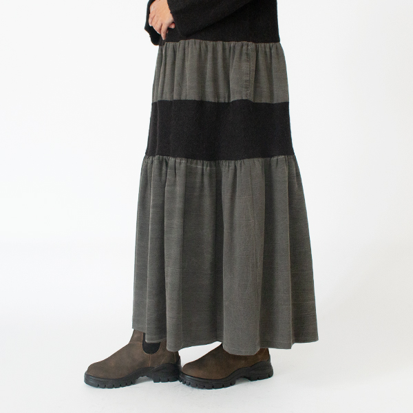 長めの着丈(身長160cm・ブラック)