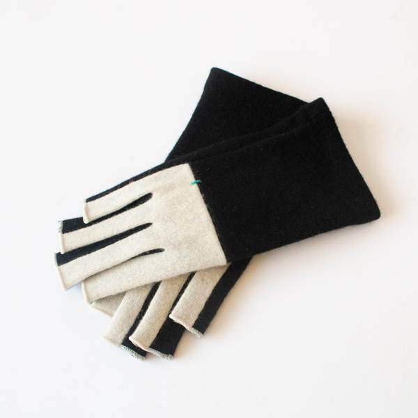 ウールカシミヤ指なし手袋(IVORY/BLACK)
