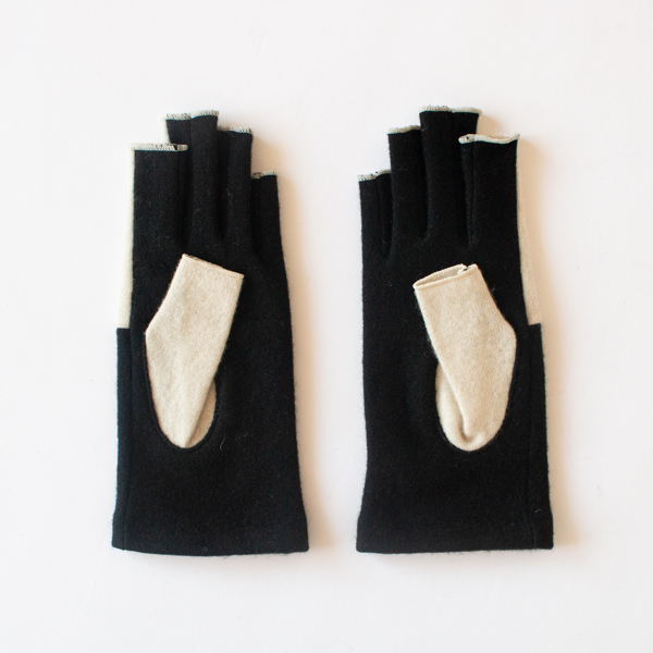 ウールカシミヤ指なし手袋(IVORY/BLACK)