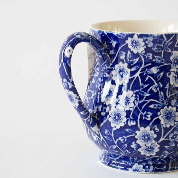 Burleigh マグカップ 350ml(Blue Calico)