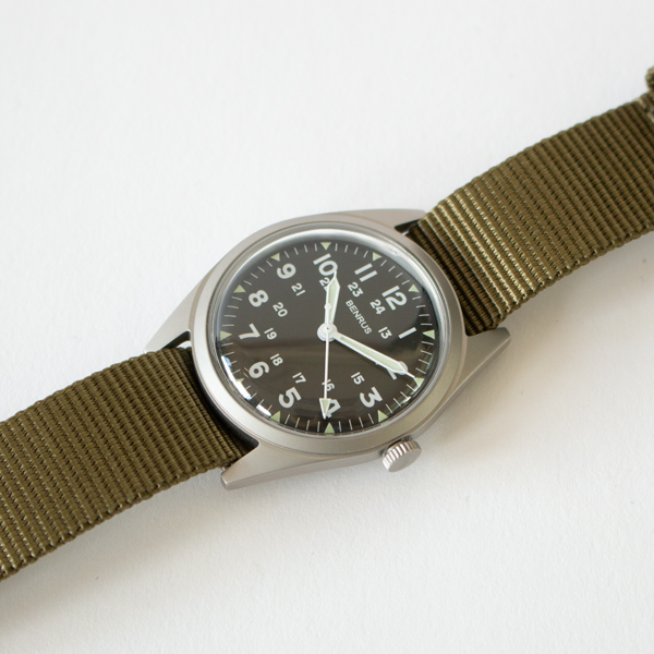 ケースはビートブラスト加工によってマットな仕上がり ケースはビートブラスト加工によってマットな仕上がり