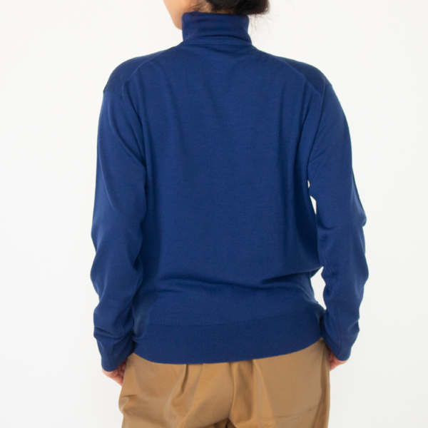 身長160cm(LAPIS BLUE/M)