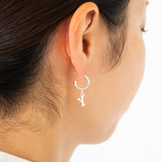 キャッチレスピアス EMBRACE SAGE(SILVER)、Y/SILVER キャッチレスピアス EMBRACE SAGE(SILVER)、Y/SILVER