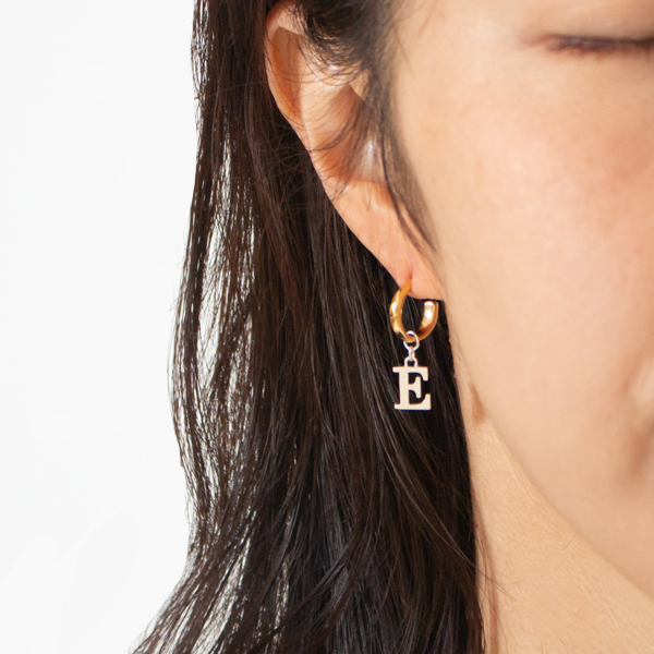 キャッチレスピアス EMBRACE SAGE(GOLD)、E/SILVER キャッチレスピアス EMBRACE SAGE(GOLD)、E/SILVER