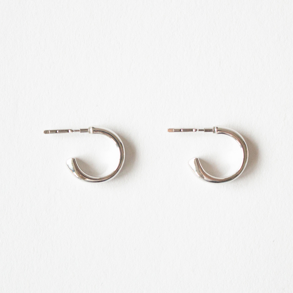 BAQLESSバックレス　ピアス　Embrace Wavy Silver キャッチレスピアス EMBRACE sage／Baqless（バックレス）｜愛着を持っ