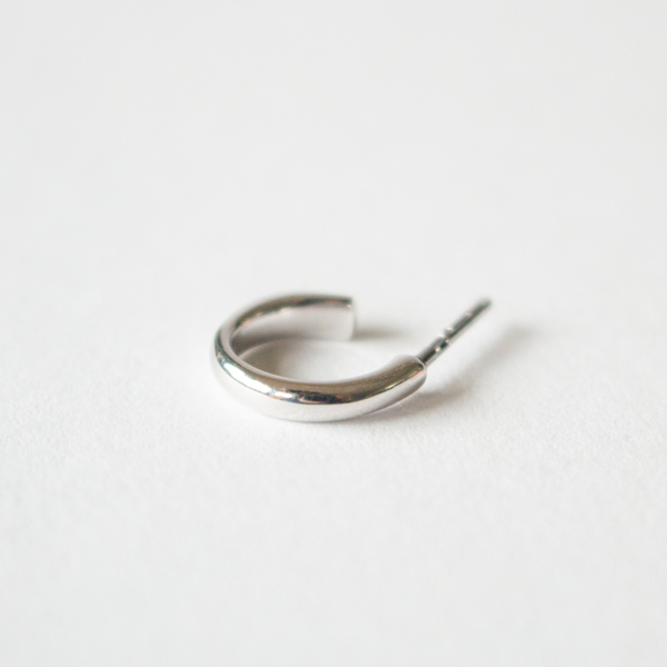 SILVERは925 silverにロジウムメッキ
