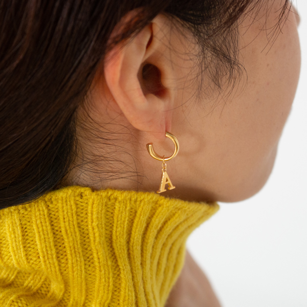 キャッチレスピアス EMBRACE SAGE(GOLD)、A/GOLD キャッチレスピアス EMBRACE SAGE(GOLD)、A/GOLD