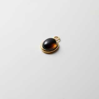 Smoky Quartz：スモーキークォーツ。石言葉は「浄化」「強さ」「決断力」「現実的な判断力」など