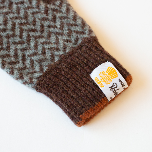 ブランドのタグ付き(BROWN)