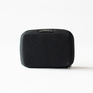 Tech Kit Compact ポーチ