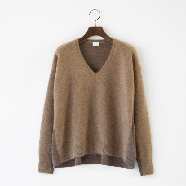 ラクーン Vネックプルオーバー(CAMEL)