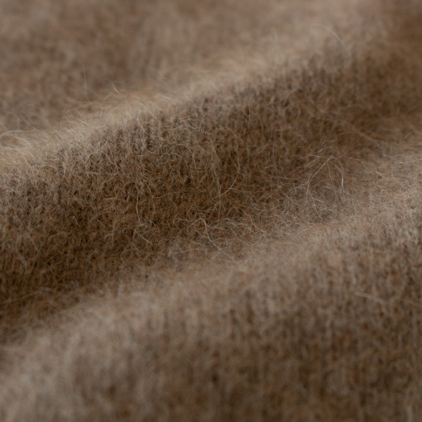 やや毛足の長い、柔らかな肌触り(表面・CAMEL)