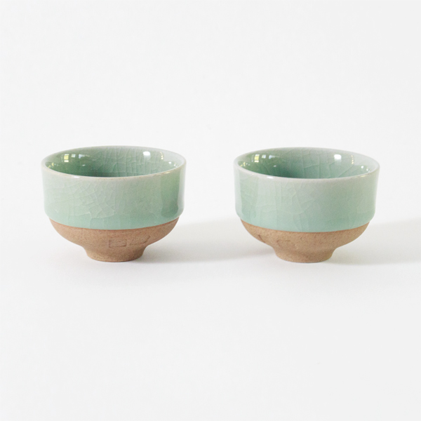 煎茶碗 2個セット（鍋島青瓷貫入）