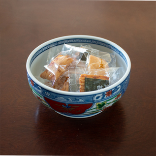 お菓子入れとして(古伊万里 多用鉢) お菓子入れとして(古伊万里 多用鉢)