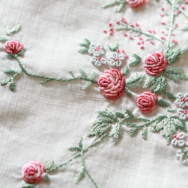 ポワンポワン ベトナム手刺繍ハンカチ フラワー／blooming