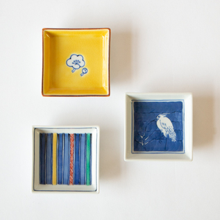 SMALL SQUARE PLATE