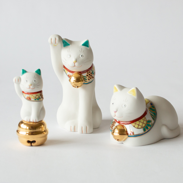 大きなサイズと座猫もあります