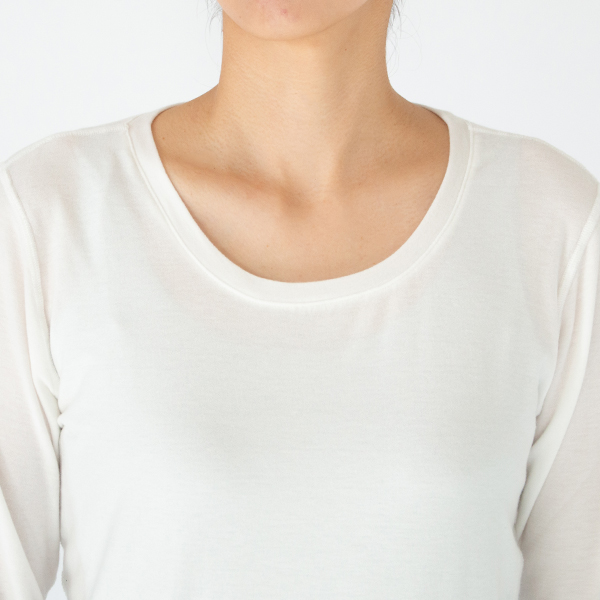 広めの衿ぐり(身長160cm・WHITE)