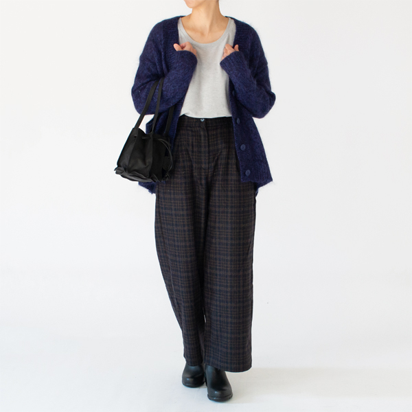 身長160cm・GREY