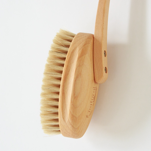 ブラシヘッドは手でも持てるよう凹凸がついています ブラシヘッドは手でも持てるよう凹凸がついています