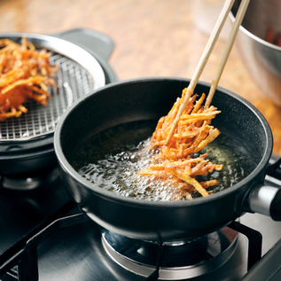 味わい鍋（無水調理鍋） 片手／味わい鍋（アジワイナベ）｜愛着を持っ