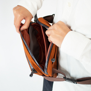 荷物の整理と出し入れがしやすいバッグ(Bronze) 荷物の整理と出し入れがしやすいバッグ(Bronze)