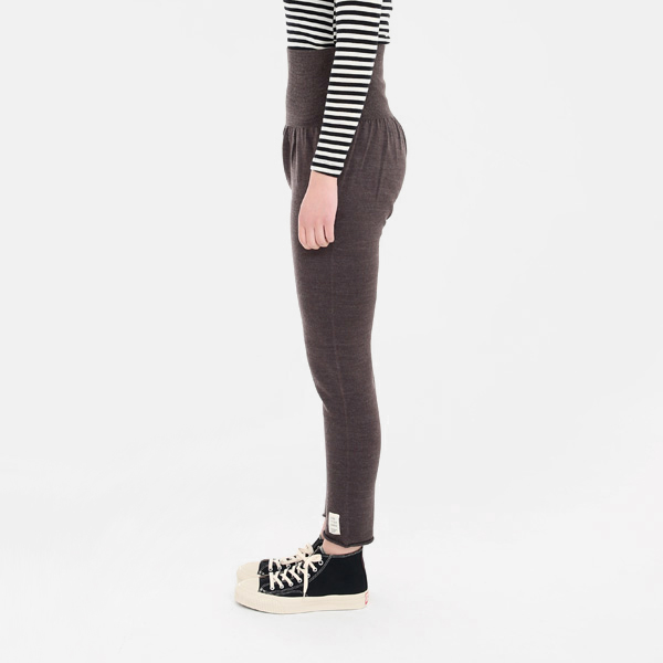 BROWN(モデル身長 171cm)