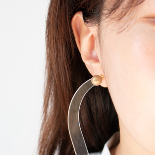 d671 nuance gold イヤリング/ピアス Nuance Gold ピアス／升井彩本乾漆（マスイサイホンカンシツ） ｜愛着