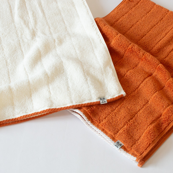 APRICOT ORANGE