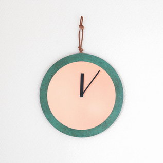 clock（壁掛け時計）