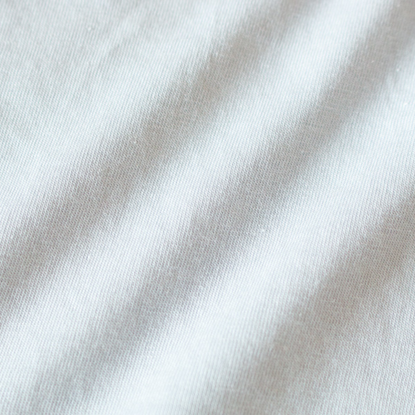 さらっとしたクリアな肌触り(SAX)