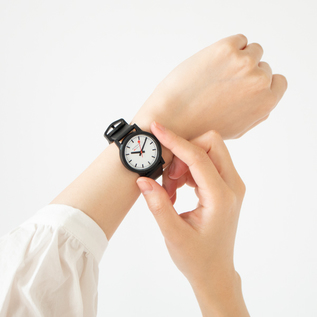 未使用 モンディーン MONDAINE　腕時計　レディース 腕時計 エッセンス 32mm／MONDAINE（モンディーン）｜愛着を持って