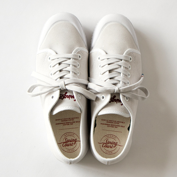 クッション性の高いインソール。歩行時の返りが柔らかく、足への負担も軽減されています。 クッション性の高いインソール。歩行時の返りが柔らかく、足への負担も軽減されています。