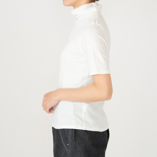 白/L・身長163cm 白/L・身長163cm