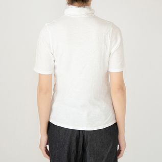 白/L・身長163cm 白/L・身長163cm