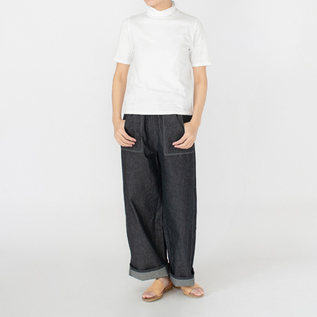 白/L・身長163cm 白/L・身長163cm
