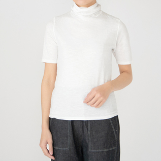 白/L・身長163cm 白/L・身長163cm