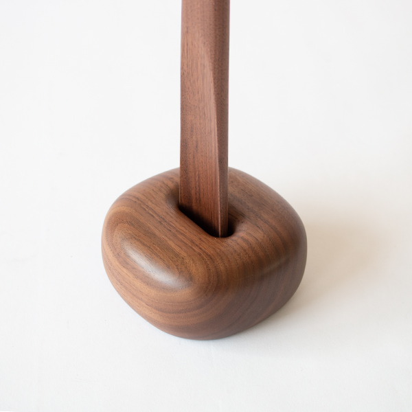 さっと置いて立てられます(walnut) さっと置いて立てられます(walnut)