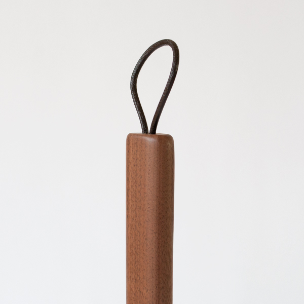 フックに掛けて保管することもできます(walnut) フックに掛けて保管することもできます(walnut)