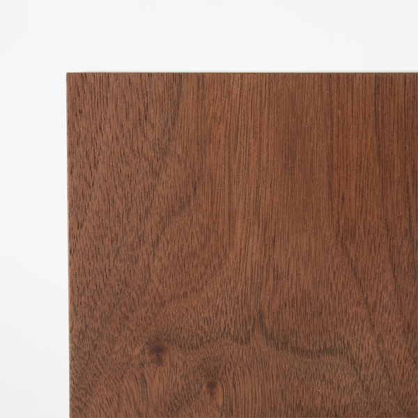 落ち着いたシックな色味(walnut)