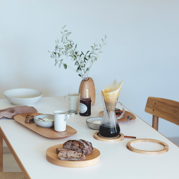 テーブルに並べて素敵な食卓に(natural)