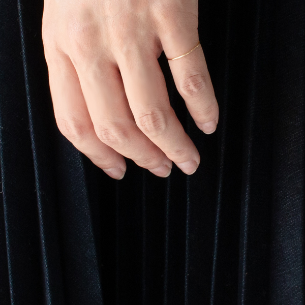 肌に溶け込むような繊細なスキンジュエリー(6)