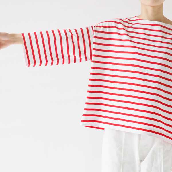 広めの身幅と袖(Blanc Rouge) 広めの身幅と袖(Blanc Rouge)