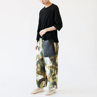 BLACK、身長162cm BLACK、身長162cm