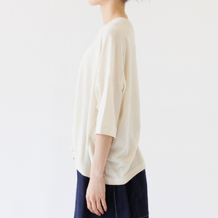 WHITE、身長162cm WHITE、身長162cm